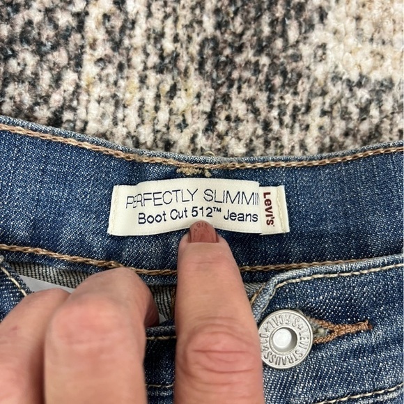 Levi 512 Perfectly Slimming Boot Cut. NWT Blue. Size 16 Short - Picture 8 of 10
